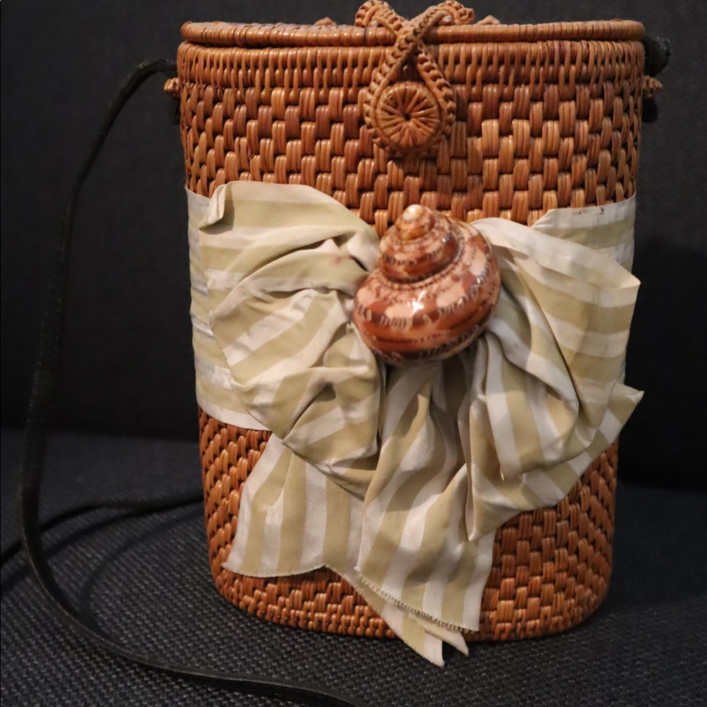 Bosom buddycrossbody !